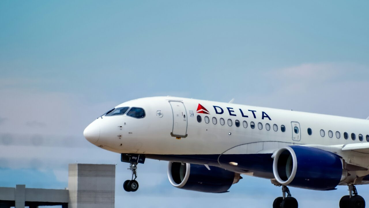 Delta Flight DL67 Emergency: A Closer Look